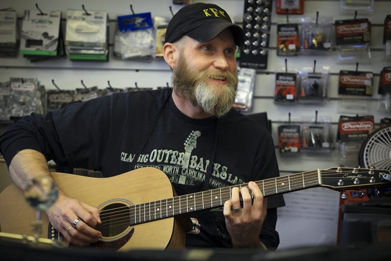 stringedinstrumentrepair Glenwood Music